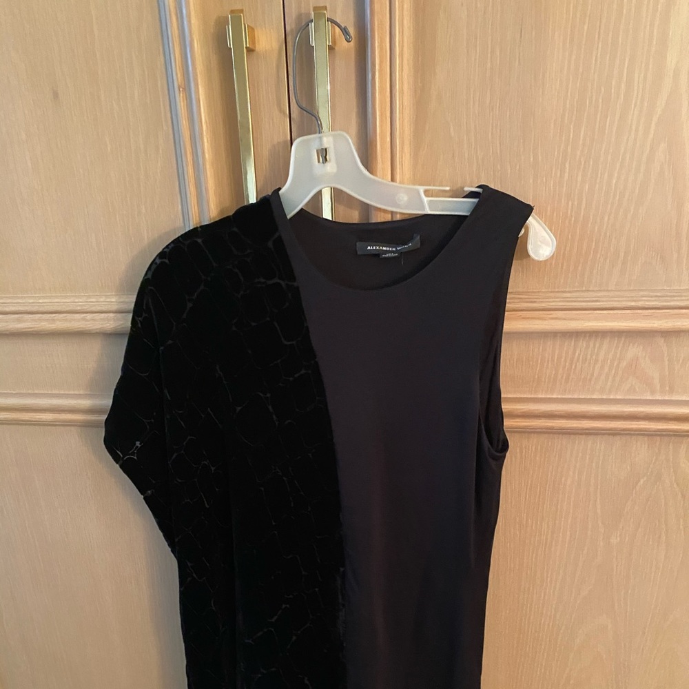 Black dress ,one shoulder open , beautiful